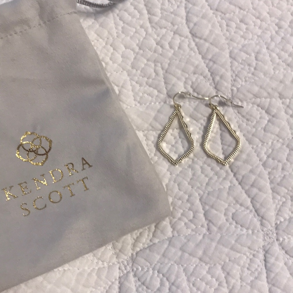 KENDRA SCOTT SOPHEE EARRINGS-never been worn
